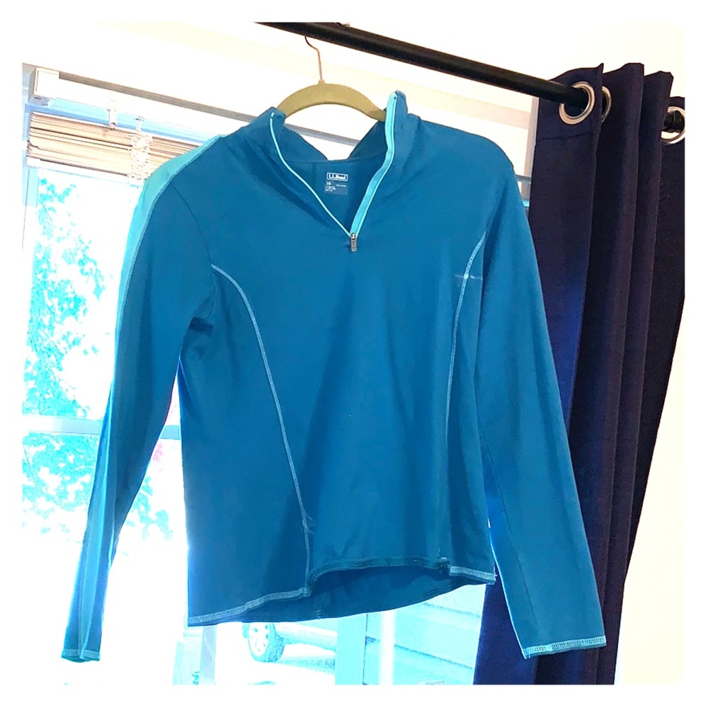 LL Bean active stretchy pull over